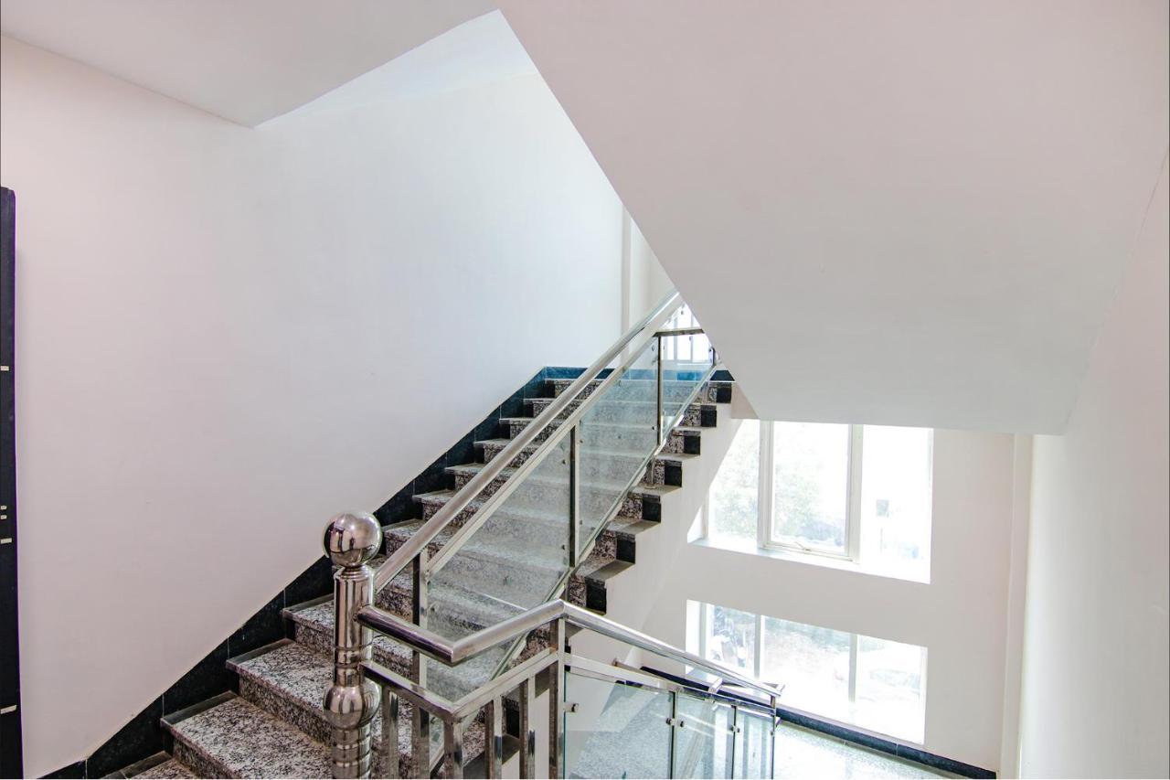 Fabhotel Satyam International Noida Kültér fotó