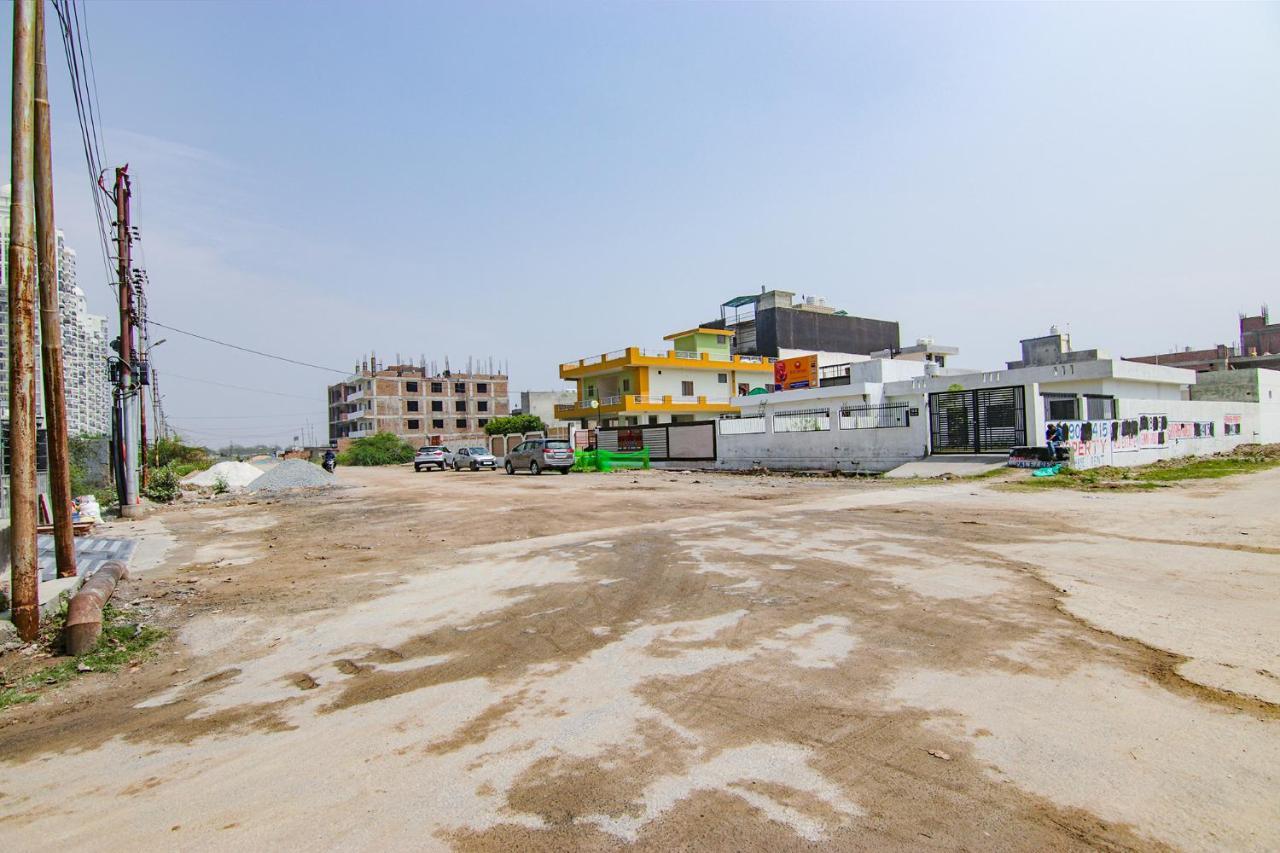Fabhotel Satyam International Noida Kültér fotó