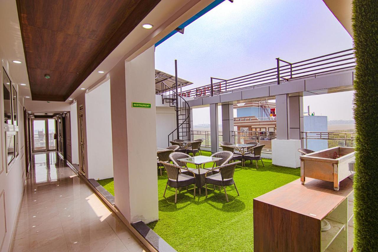 Fabhotel Satyam International Noida Kültér fotó
