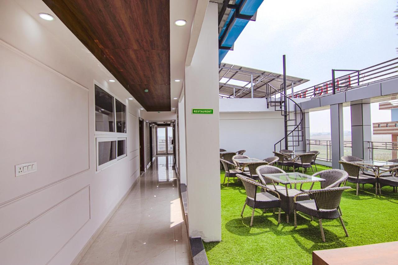 Fabhotel Satyam International Noida Kültér fotó