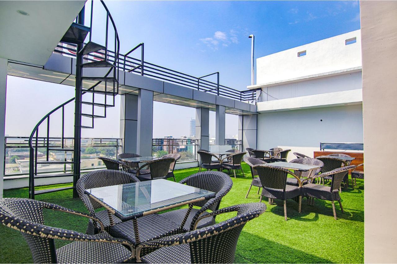 Fabhotel Satyam International Noida Kültér fotó